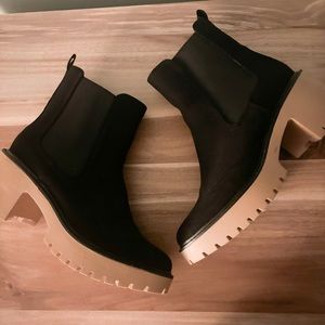Universal Thread Black Tan Platform Suede Boots Size 9.5